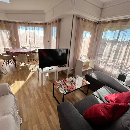 4 Bedrooms -seneca Center