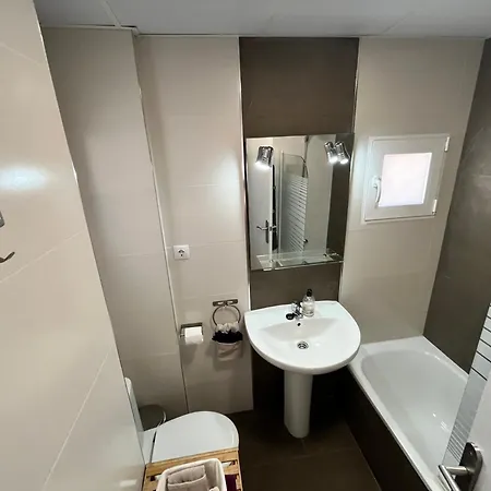 4 Bedrooms -seneca Center *