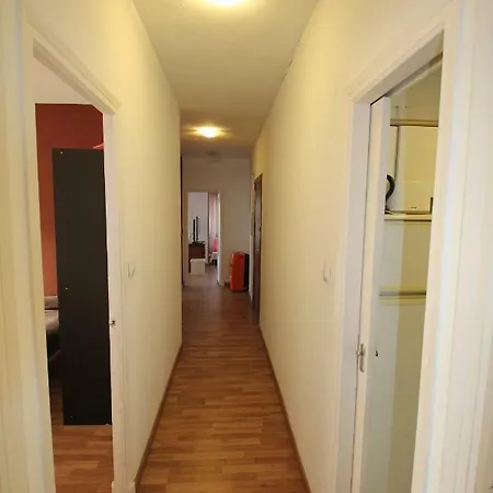 4 Bedrooms -seneca Center Lejlighed Alicante