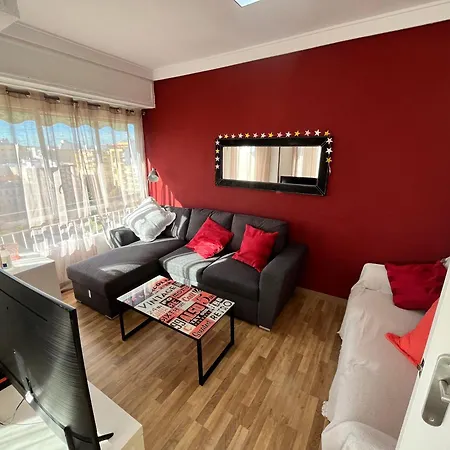 4 Bedrooms -seneca Center *